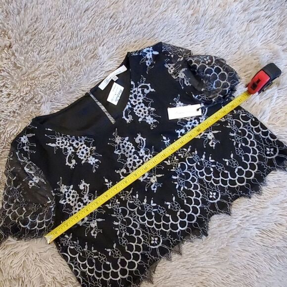 Lovers + friends sexy lace "affair" crop top Size L, New With Tags! - Picture 9 of 11